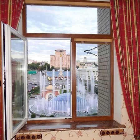 קייב Apartment With View On Inpedendence Square Khreshchatyk מראה חיצוני תמונה