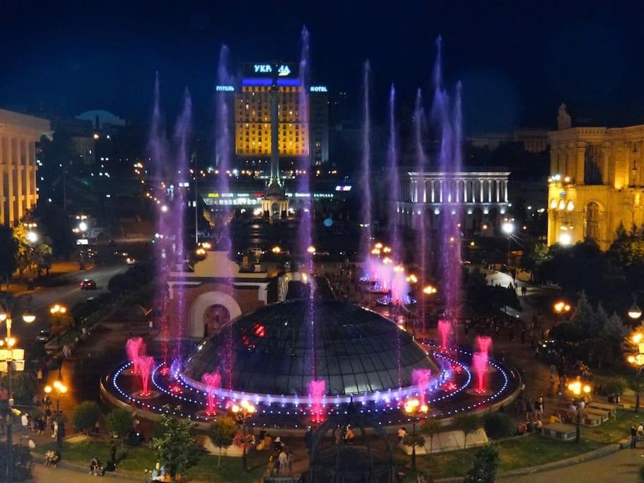 קייב Apartment With View On Inpedendence Square Khreshchatyk מראה חיצוני תמונה