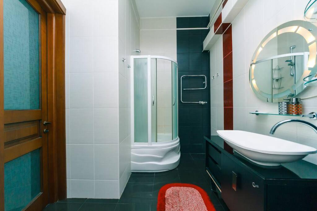קייב Apartment With View On Inpedendence Square Khreshchatyk מראה חיצוני תמונה