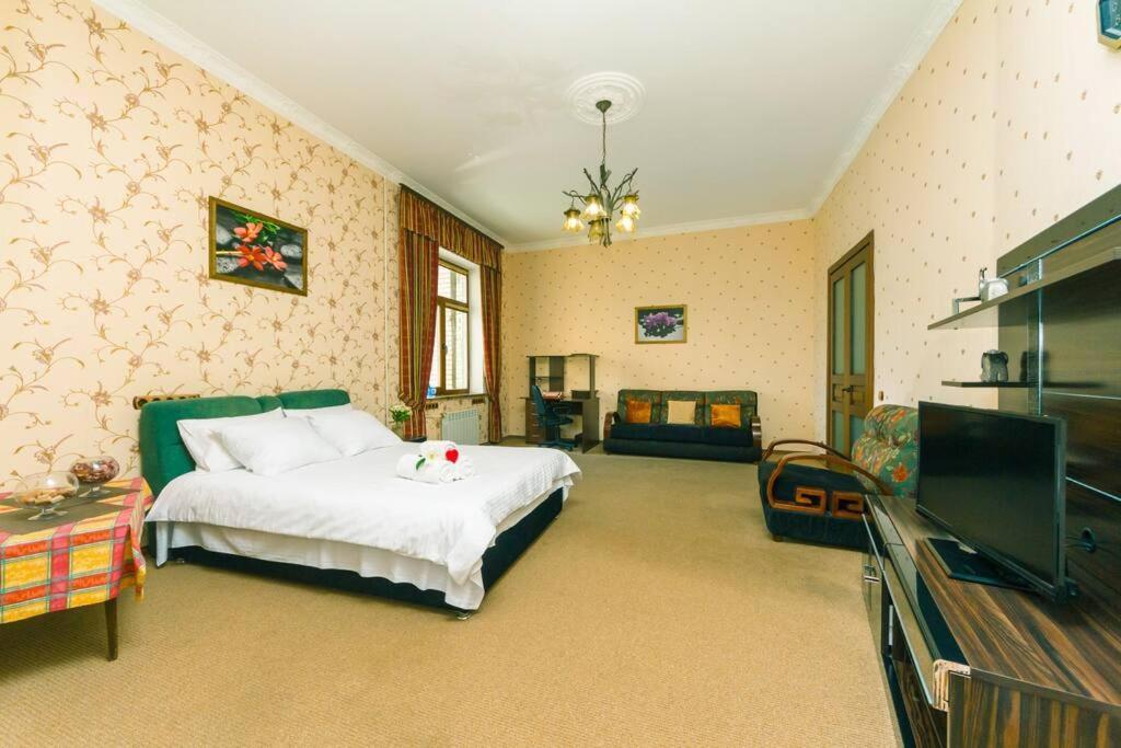 קייב Apartment With View On Inpedendence Square Khreshchatyk מראה חיצוני תמונה